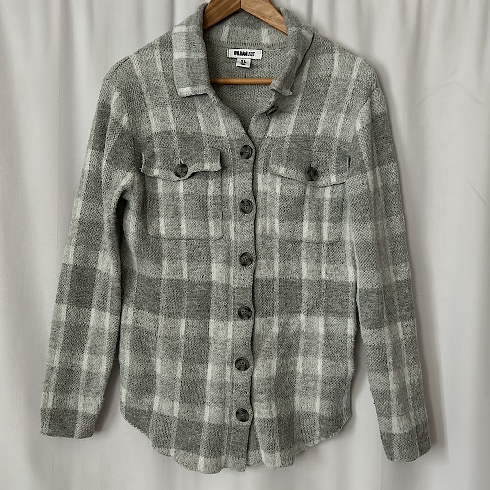 William Rast Light Grey Fuzzy Sweater Shirt Top **Size S** 🌸🌸 - Picture 1 of 4